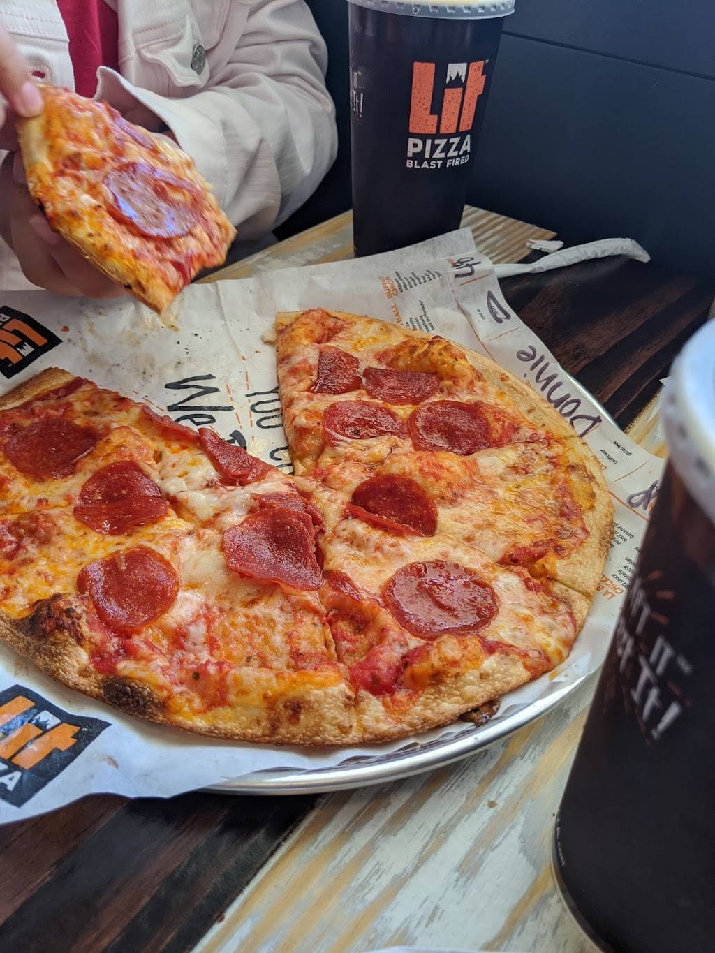 Lit Pizza | restaurant | 447 Oak Plaza Blvd, Brusly, LA 70719, USA | 2254120001 OR +1 225-412-0001