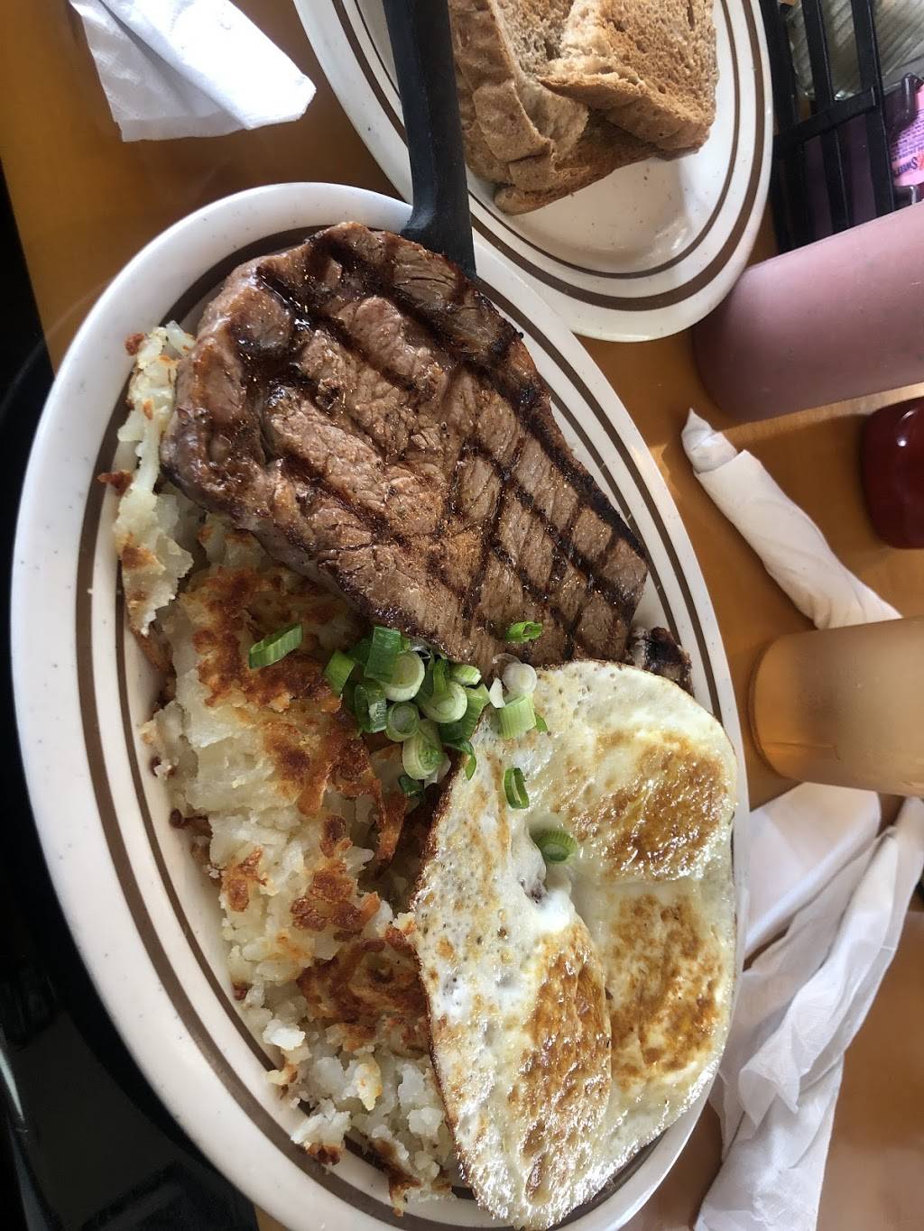 Tomys Burger | cafe | 9692 Chapman Ave, Garden Grove, CA 92841, USA | 7145340651 OR +1 714-534-0651