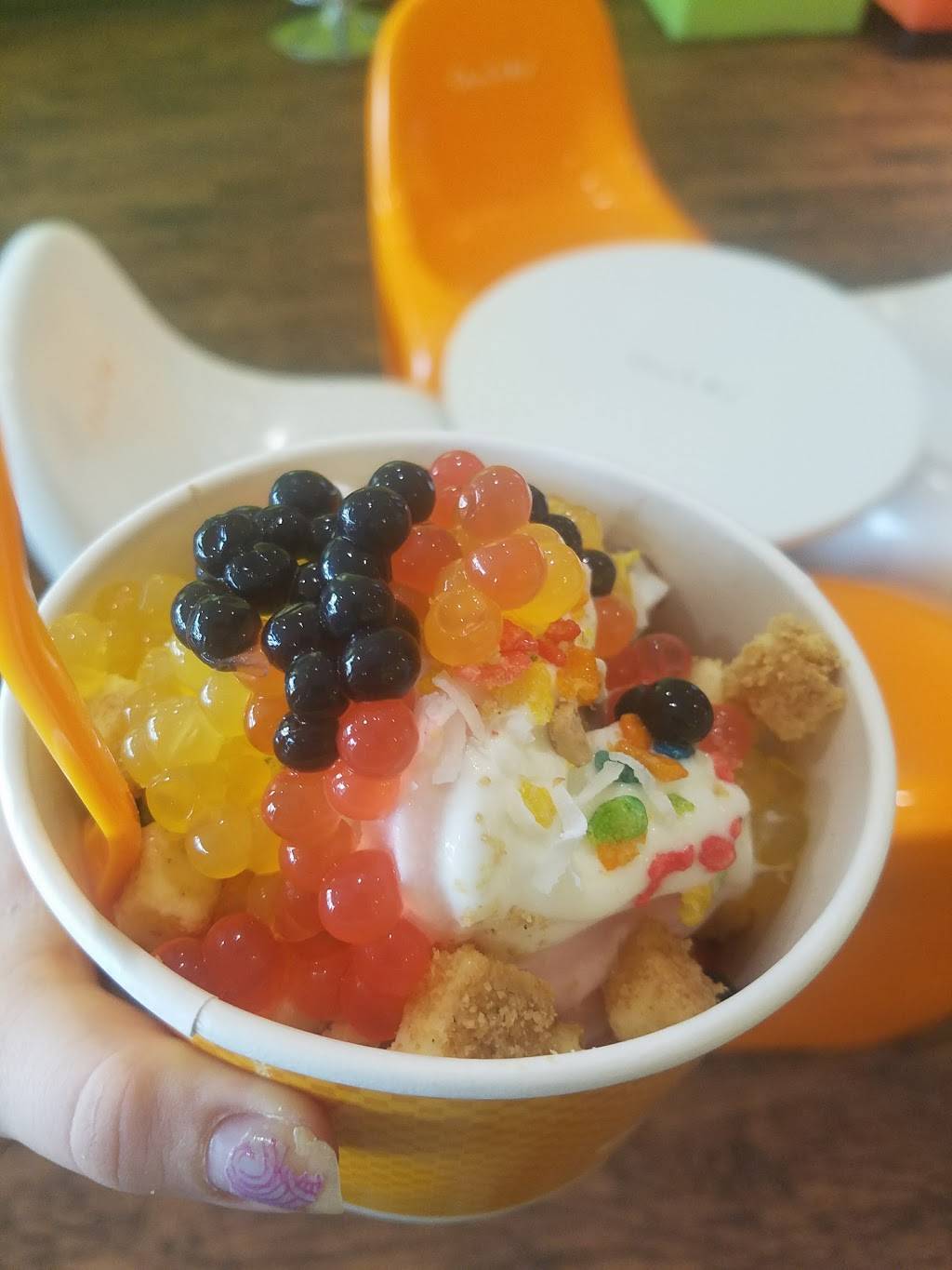 Orange Leaf Frozen Yogurt | restaurant | 2300 Edgewood Rd SW, Cedar Rapids, IA 52404, USA | 3198261803 OR +1 319-826-1803