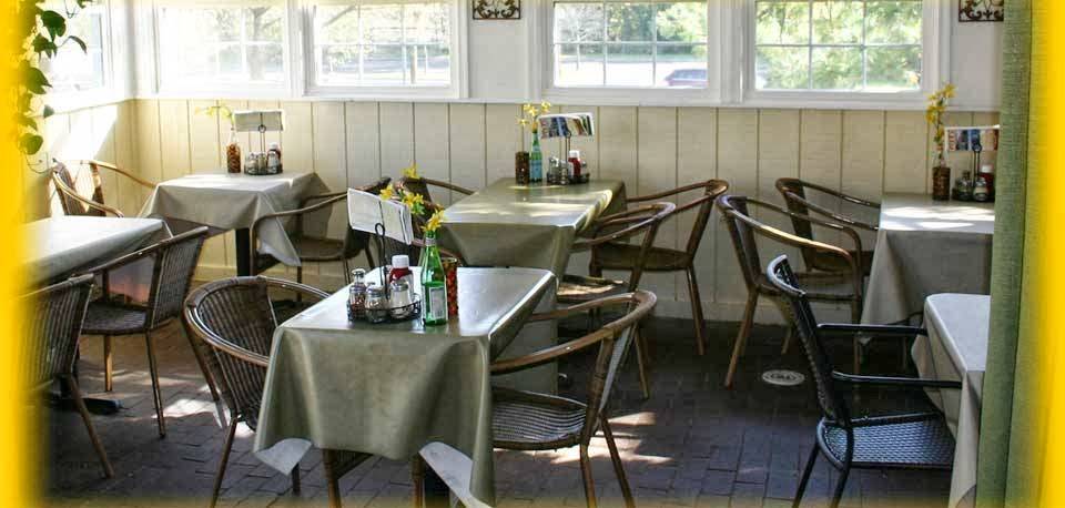 Newtown Pizza | restaurant | 231 N Sycamore St, Newtown, PA 18940, USA | 2155042232 OR +1 215-504-2232