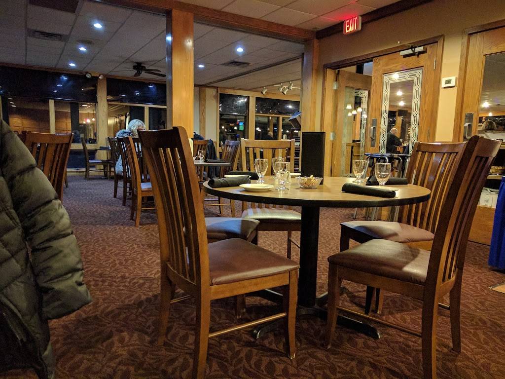 Greenside Grille at Lake Arrowhead | restaurant | 1195 Apache Ln, Nekoosa, WI 54457, USA | 7153253341 OR +1 715-325-3341
