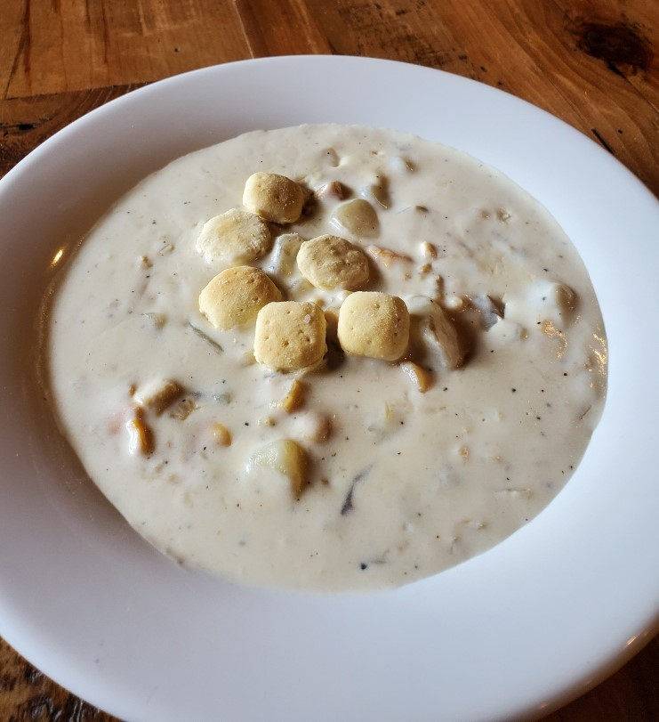 The Crest Room | restaurant | 706 Westfield St, West Springfield, MA 01089, USA | 4137397700 OR +1 413-739-7700