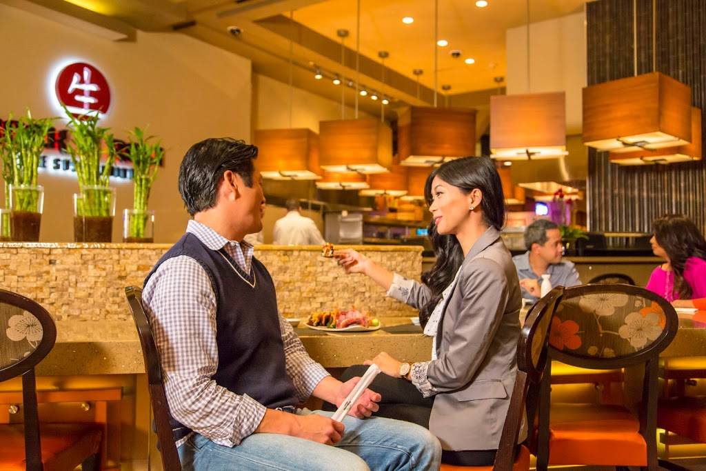 Rock N Raw (in Seminole Hard Rock) | restaurant | 5223 Orient Rd, Tampa, FL 33610, USA | 8136277625 OR +1 813-627-7625