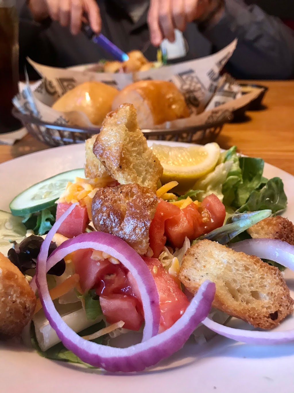 Logans Roadhouse | restaurant | 201 Constitution Dr W, Monroe, LA 71292, USA | 3183619961 OR +1 318-361-9961