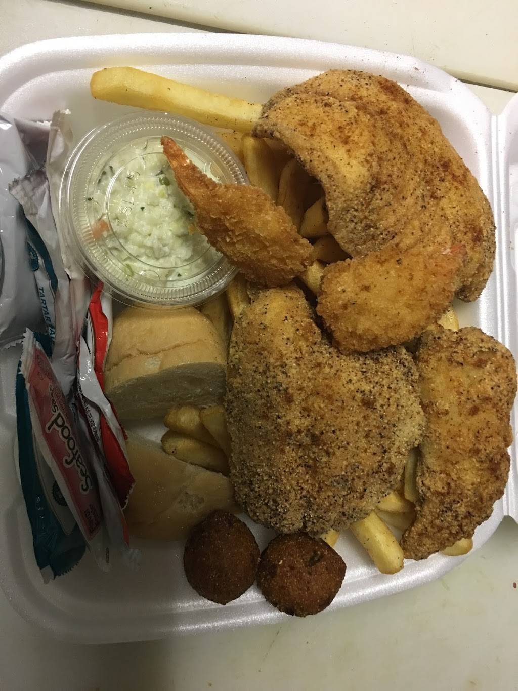 Patinos Restaurant/ TOP ROCCOS FIREHOUSE PIZZA | restaurant | 14304 Puritas Ave, Cleveland, OH 44135, USA | 2164762990 OR +1 216-476-2990