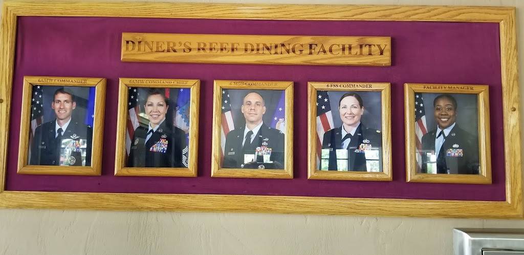 Diners Reef Dining Facility | restaurant | 8118 Hillsborough Loop Dr, Tampa, FL 33621, USA | 8138284998 OR +1 813-828-4998