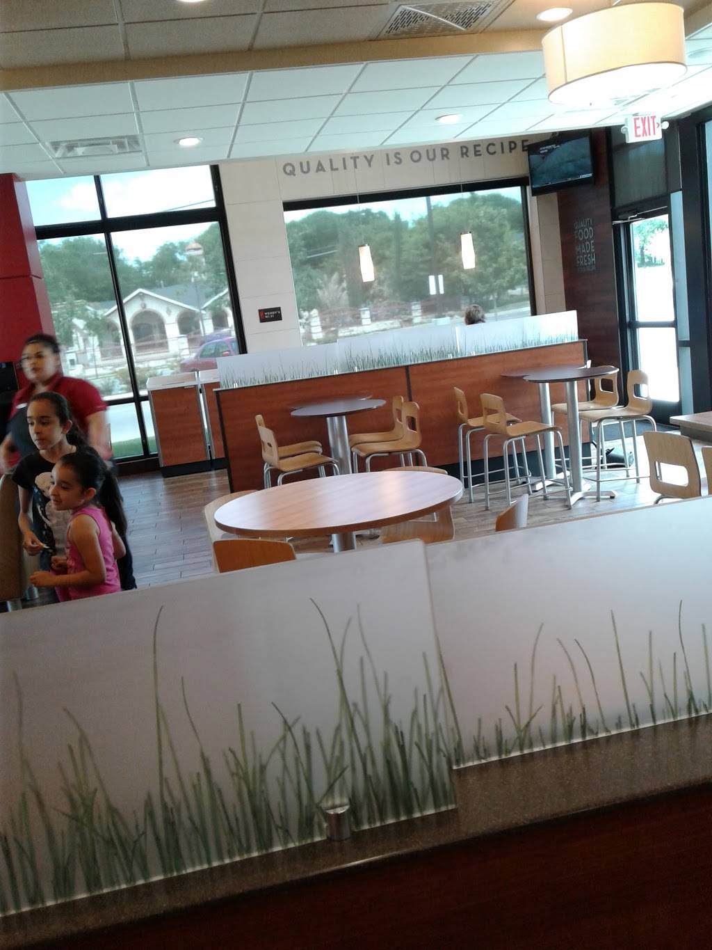 Wendys | restaurant | 2800 E Berry St, Fort Worth, TX 76105, USA | 8172104889 OR +1 817-210-4889