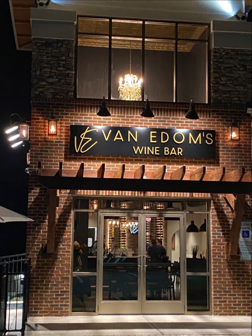 Van Edoms Wine Bar | restaurant | 12344 S Northshore Dr, Knoxville, TN 37922, USA | 9313199017 OR +1 931-319-9017