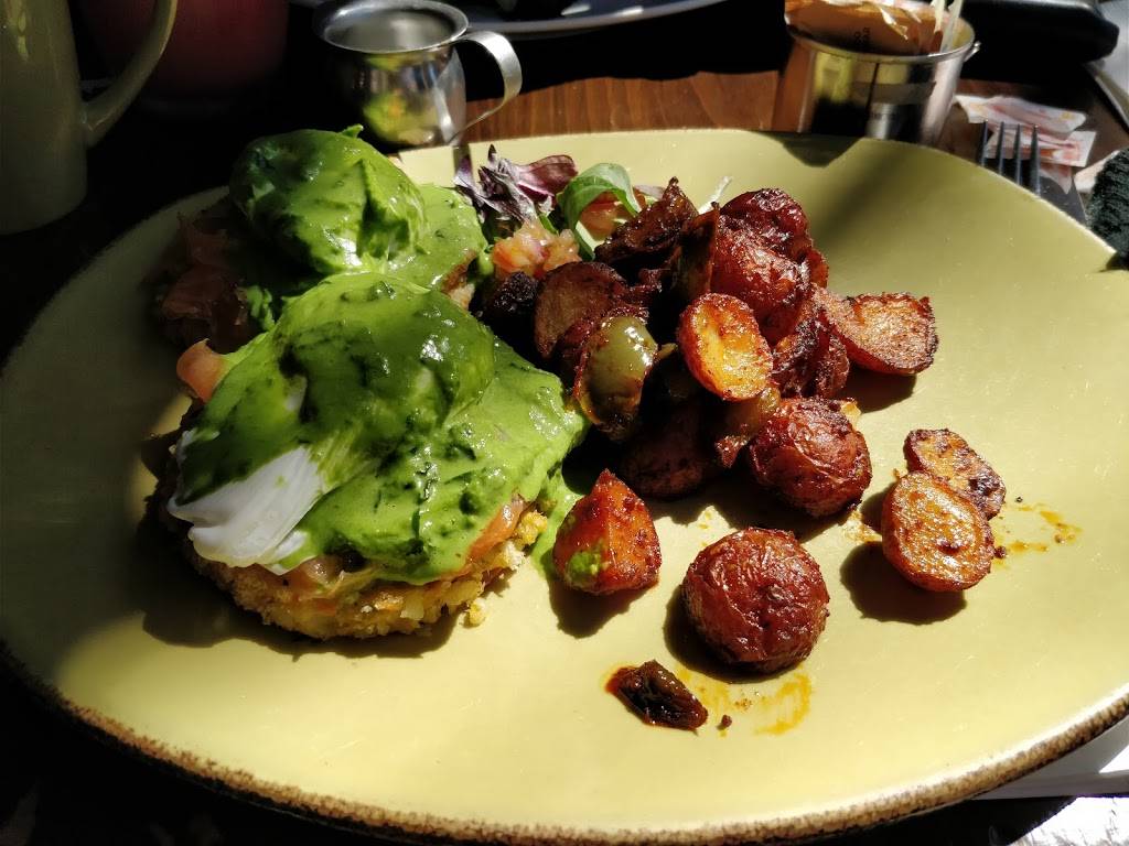 El Camion Cantina | restaurant | 194 Avenue A, New York, NY 10009, USA | 2125335436 OR +1 212-533-5436