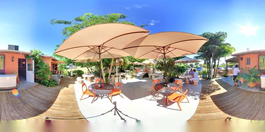 Havana Café of the Everglades | restaurant | 191 Smallwood Dr, Chokoloskee, FL 34138, USA | 2396952214 OR +1 239-695-2214