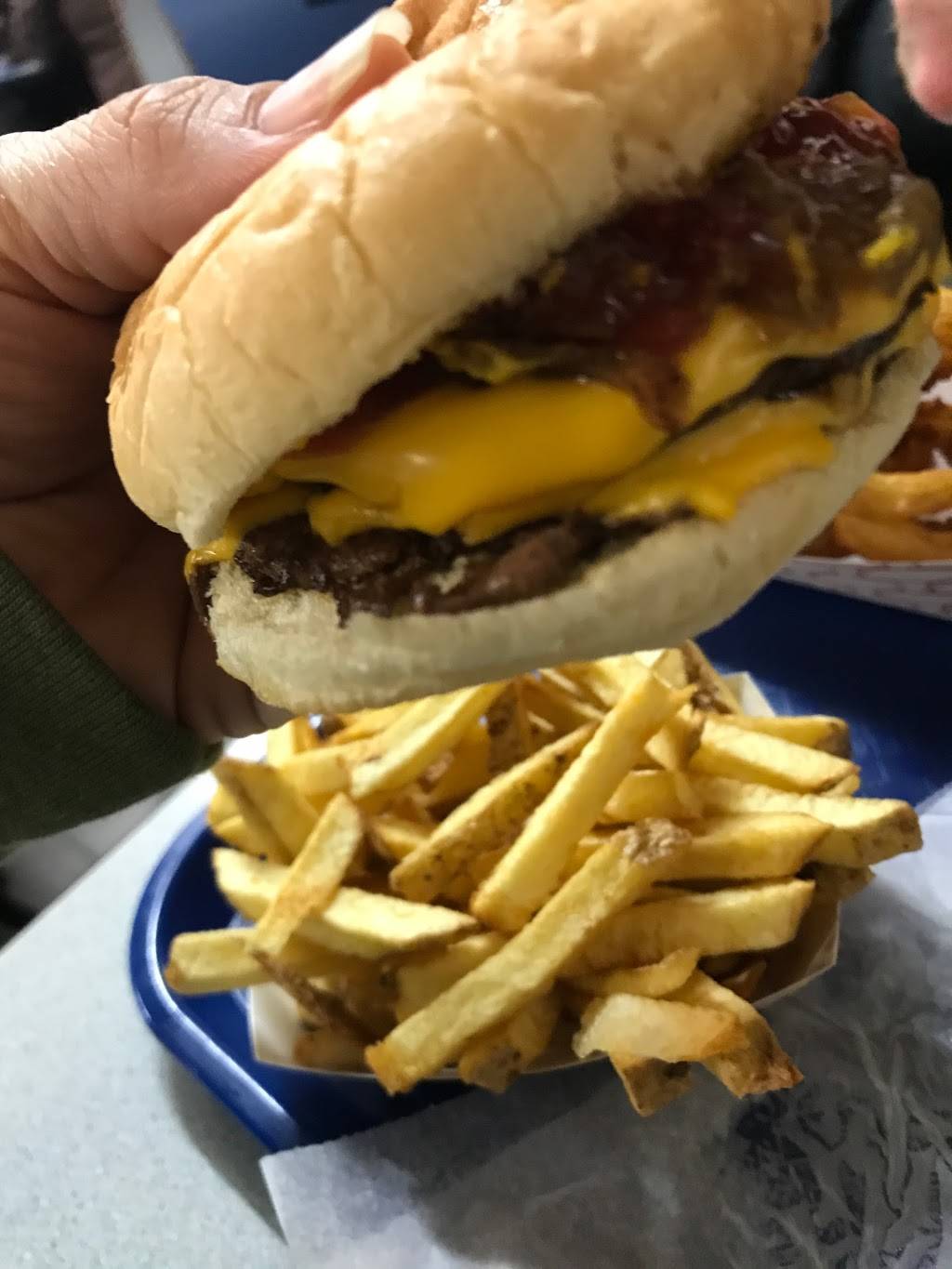 Harmons Lunch | restaurant | 144 Gray Rd, Falmouth, ME 04105, USA | 2077979857 OR +1 207-797-9857