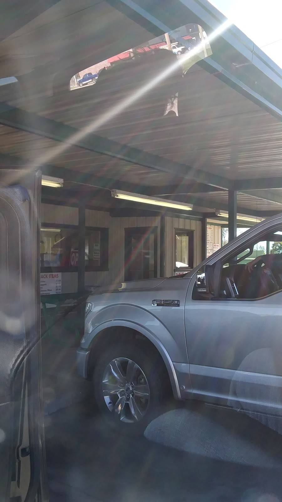 Dixie Dog Drive-In | restaurant | 1421 E South Ave, Ponca City, OK 74604, USA | 5807624439 OR +1 580-762-4439