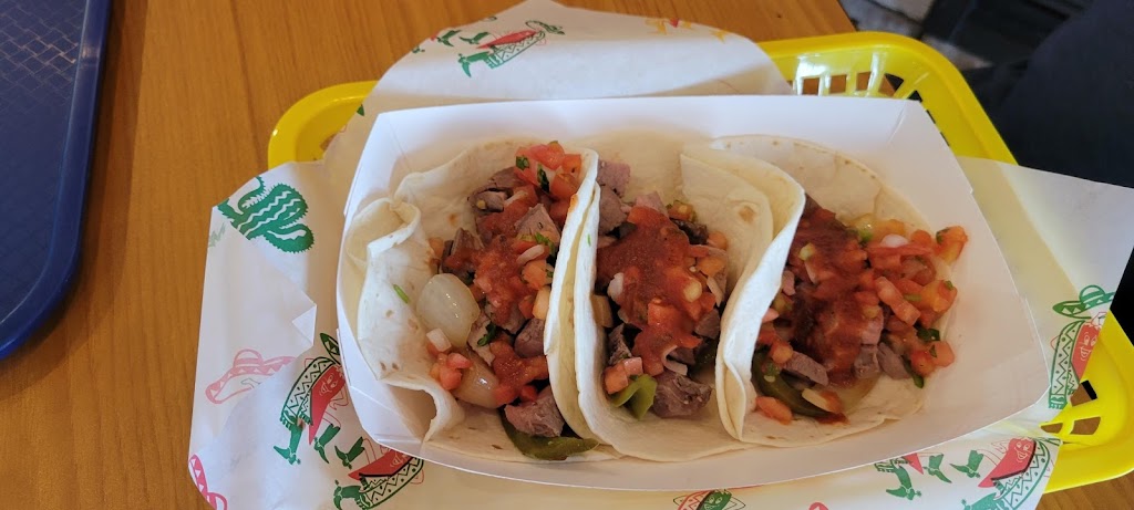 Guac N Roll | restaurant | 228 Paperjack Dr #1, New Richmond, WI 54017, USA | 7152435555 OR +1 715-243-5555