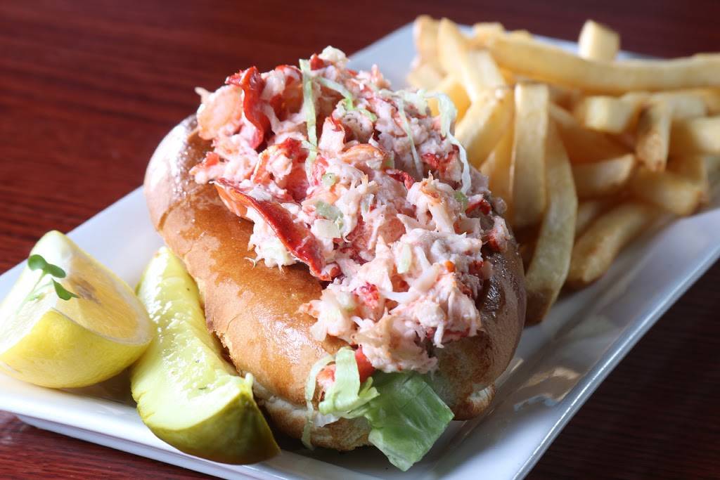 Bay Pointe Waterfront Restaurant | restaurant | 64 Washington Ct, Quincy, MA 02169, USA | 6174723200 OR +1 617-472-3200