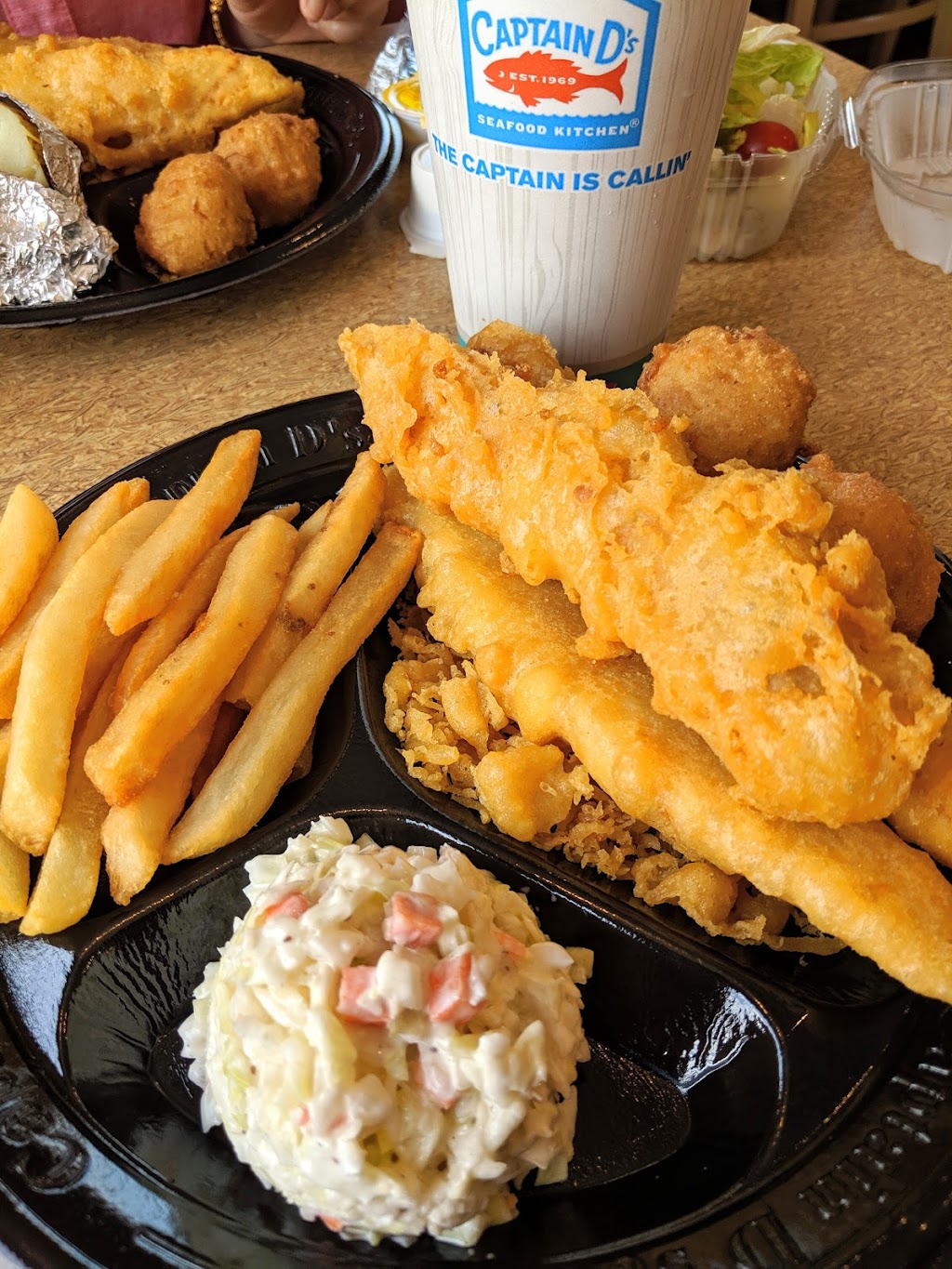 Captain Ds | restaurant | 1800 N 18th St, Monroe, LA 71201, USA | 3183256391 OR +1 318-325-6391