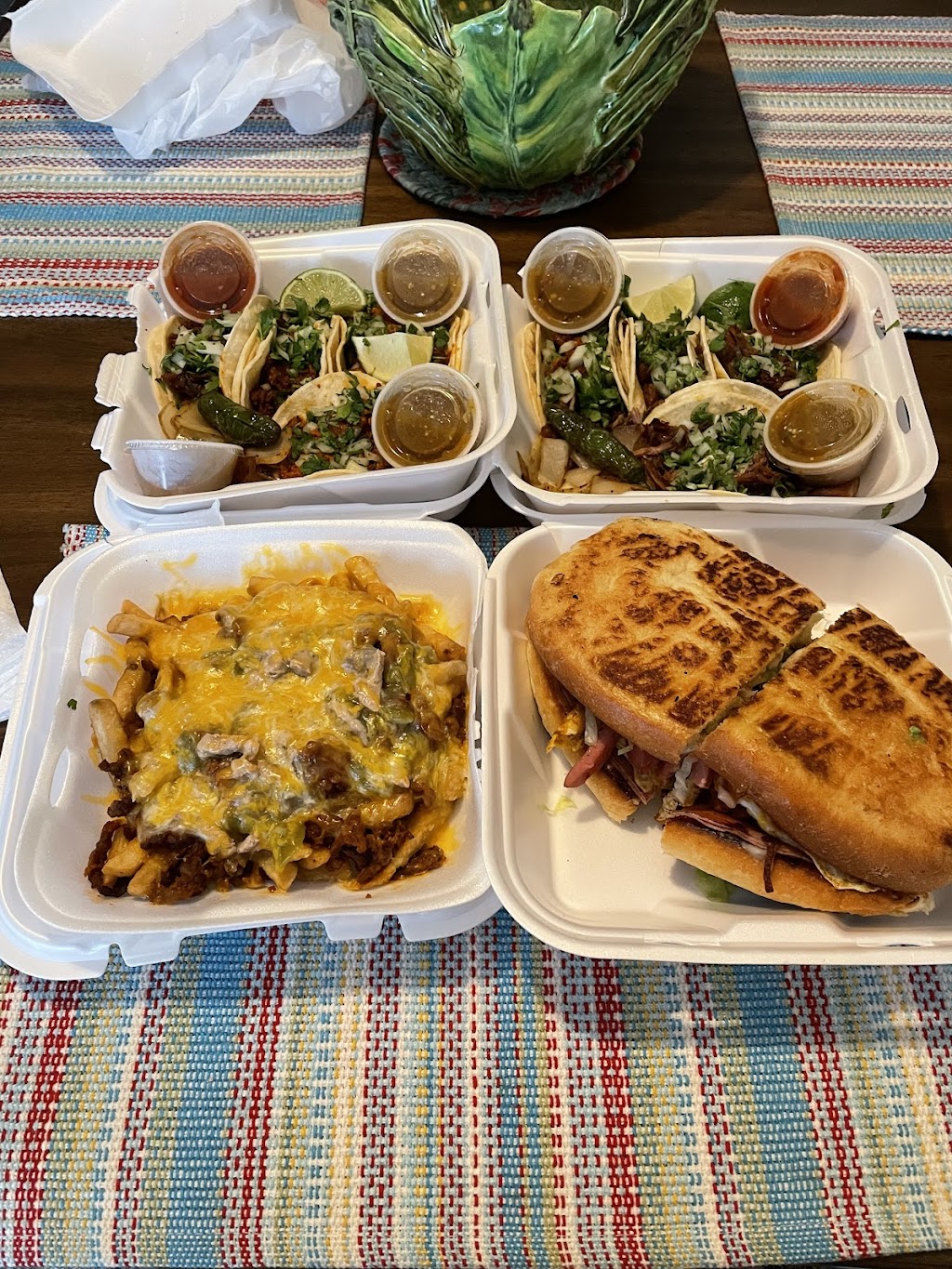 Tacos y Tortas El Mollo y Rifle | restaurant | 8980 E Hampden Ave, Denver, CO 80231, USA | 7205694144 OR +1 720-569-4144