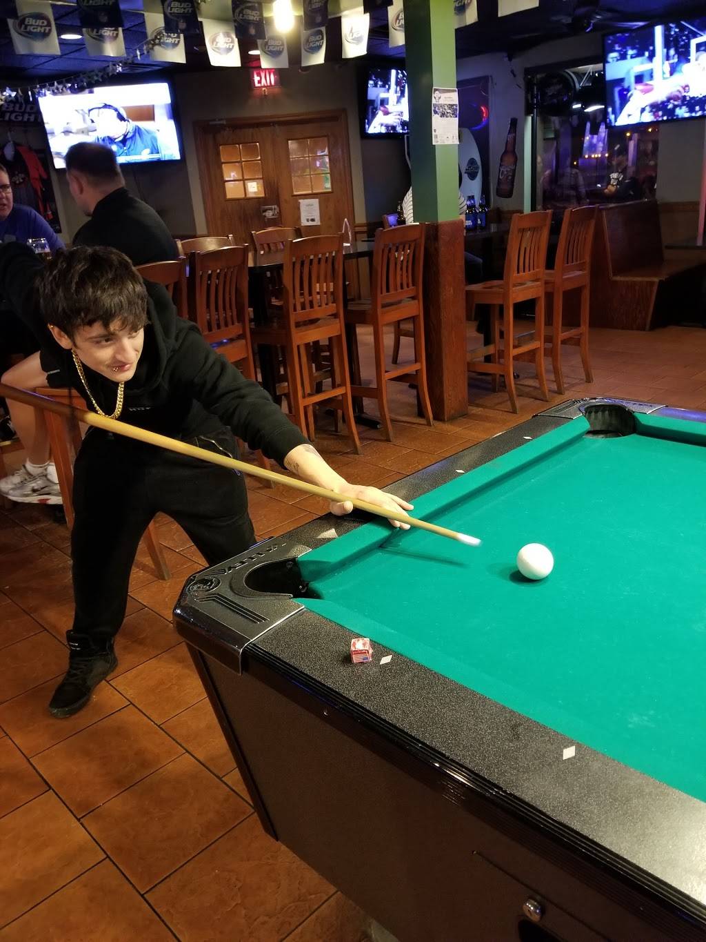 Time Out Pub & Grill | restaurant | 3422 Walker Rd, Windsor, ON N8W 3S5, Canada | 5192509298 OR +1 519-250-9298