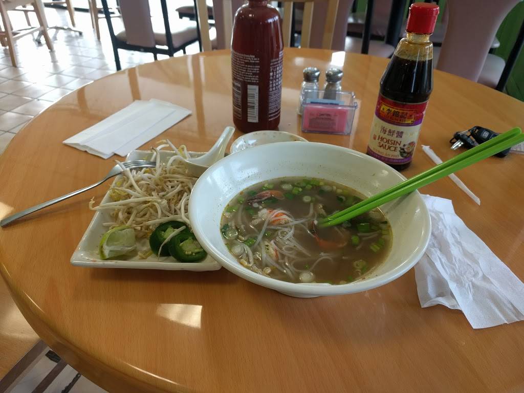 Pho Uy-Vu | restaurant | 300 S Fayette St, Shippensburg, PA 17257, USA | 7173007926 OR +1 717-300-7926