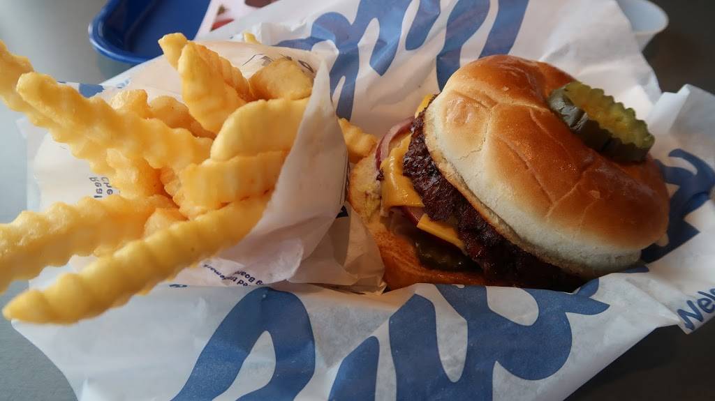 Culvers | restaurant | 400 Pingree Rd, Crystal Lake, IL 60014, USA | 8153569090 OR +1 815-356-9090