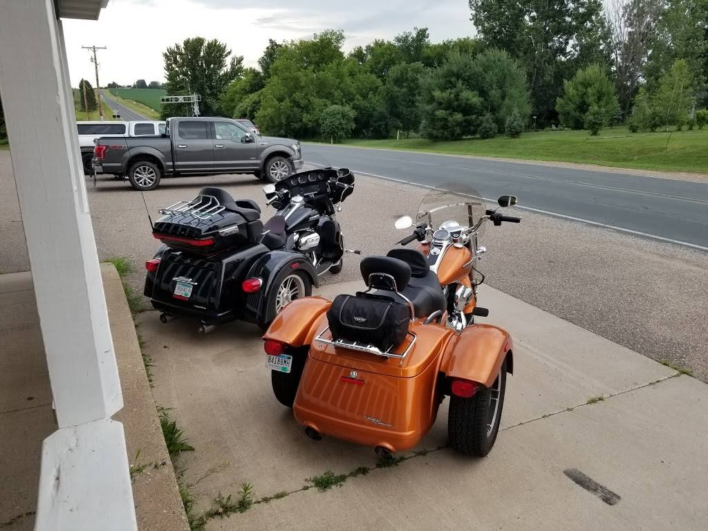 Roosters Roadhouse | restaurant | 1767 Co Rd T, New Richmond, WI 54017, USA | 7152469910 OR +1 715-246-9910