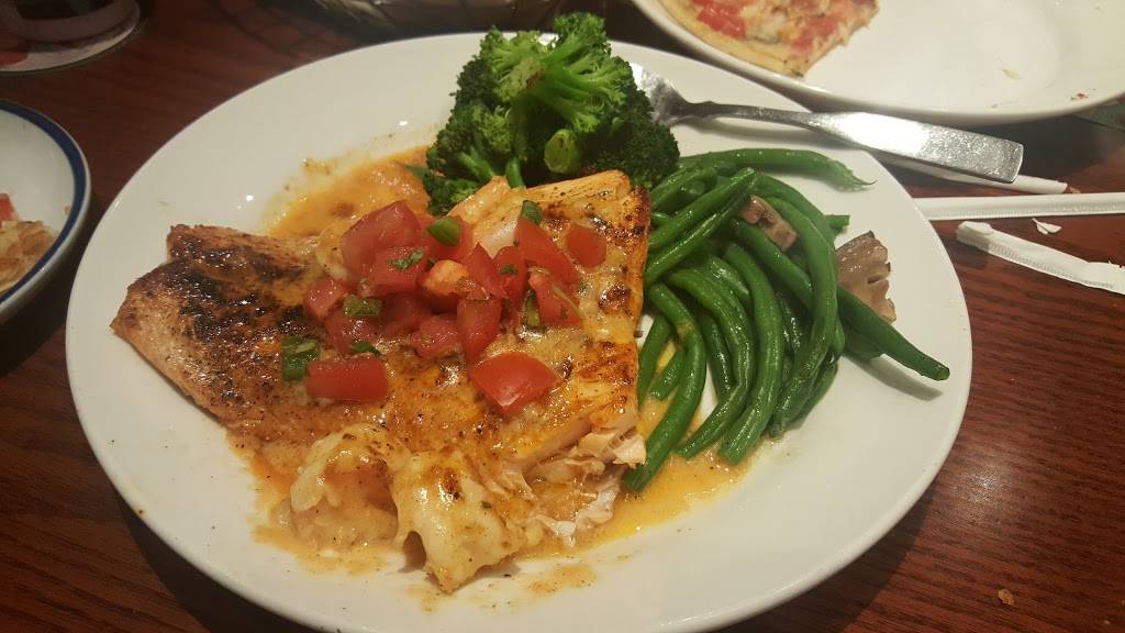 Red Lobster | restaurant | 3915 W 211th St, Matteson, IL 60443, USA | 7084818510 OR +1 708-481-8510