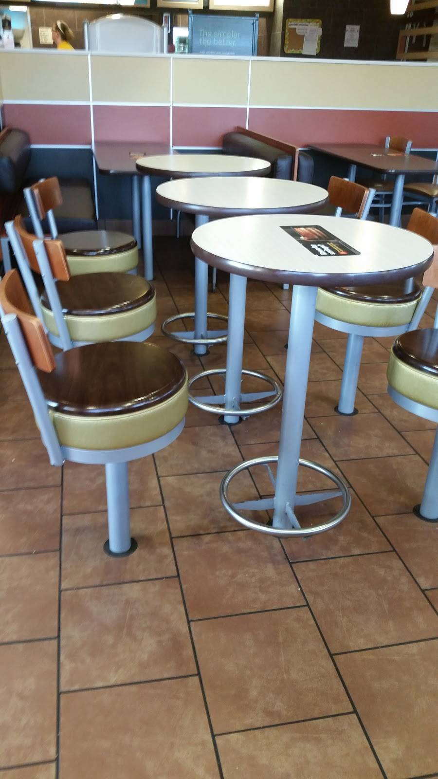 McDonalds | cafe | 484 Fayette Town Center, Fayetteville, WV 25840, USA | 3045744734 OR +1 304-574-4734
