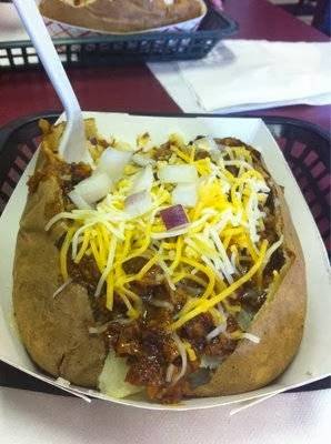 Bos Spuds & Burgers | meal takeaway | 12895 Josey Ln, Farmers Branch, TX 75234, USA | 9722437783 OR +1 972-243-7783