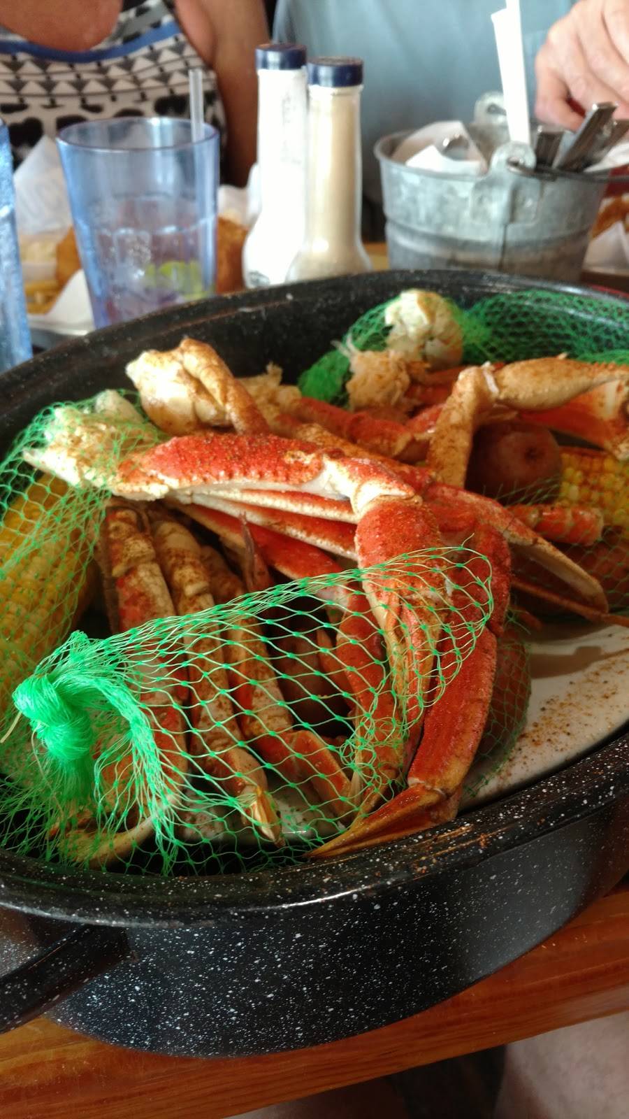 Joes Crab Shack | restaurant | 4846 Hwy 17 S, North Myrtle Beach, SC 29582, USA | 8432725900 OR +1 843-272-5900