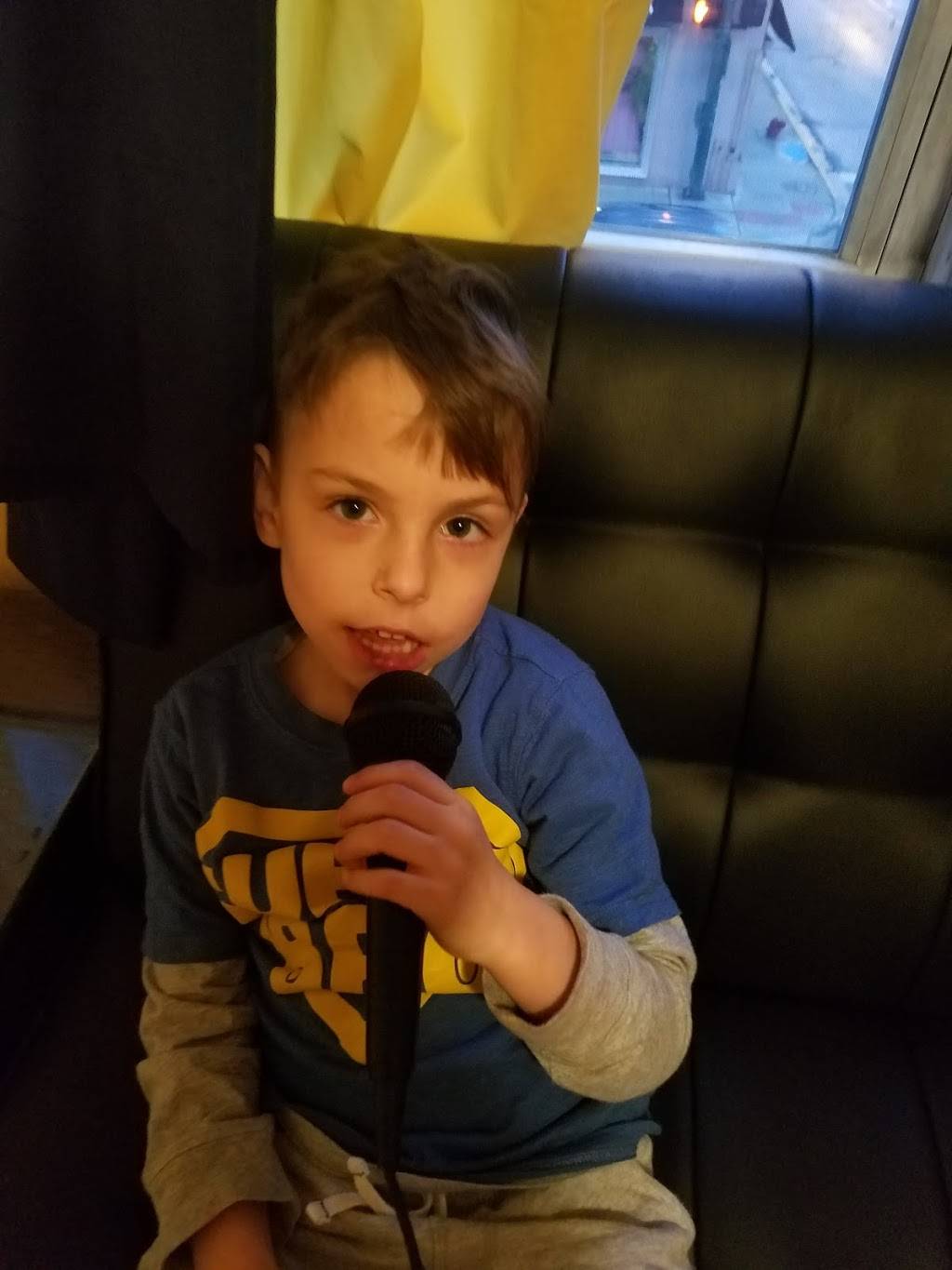 Papa Freddys | restaurant | 2001 W 35th St, Chicago, IL 60609, USA | 7738909060 OR +1 773-890-9060