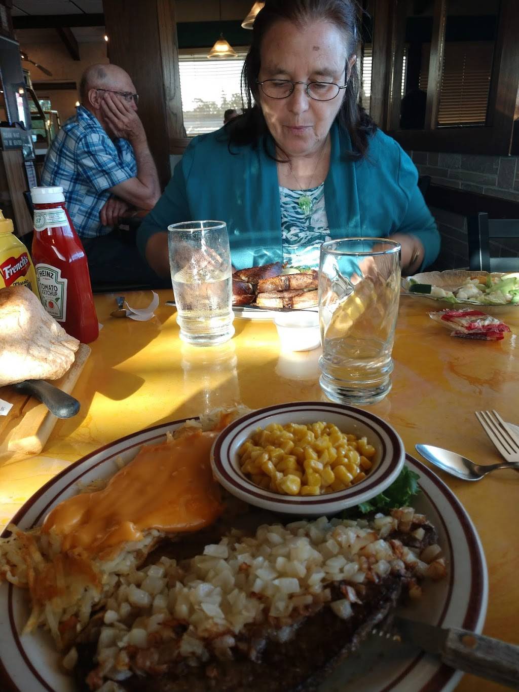 Scotts | restaurant | 1906 Blairs Ferry Rd NE, Cedar Rapids, IA 52402, USA | 3195504517 OR +1 319-550-4517