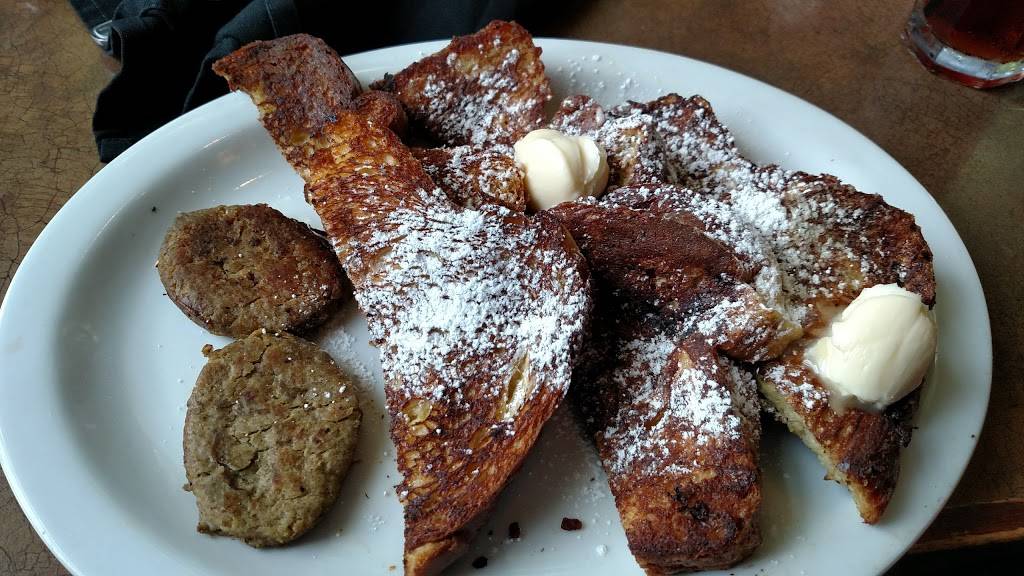 Tugs | restaurant | 51 Harbor Town Square, Memphis, TN 38103, USA | 9012603344 OR +1 901-260-3344