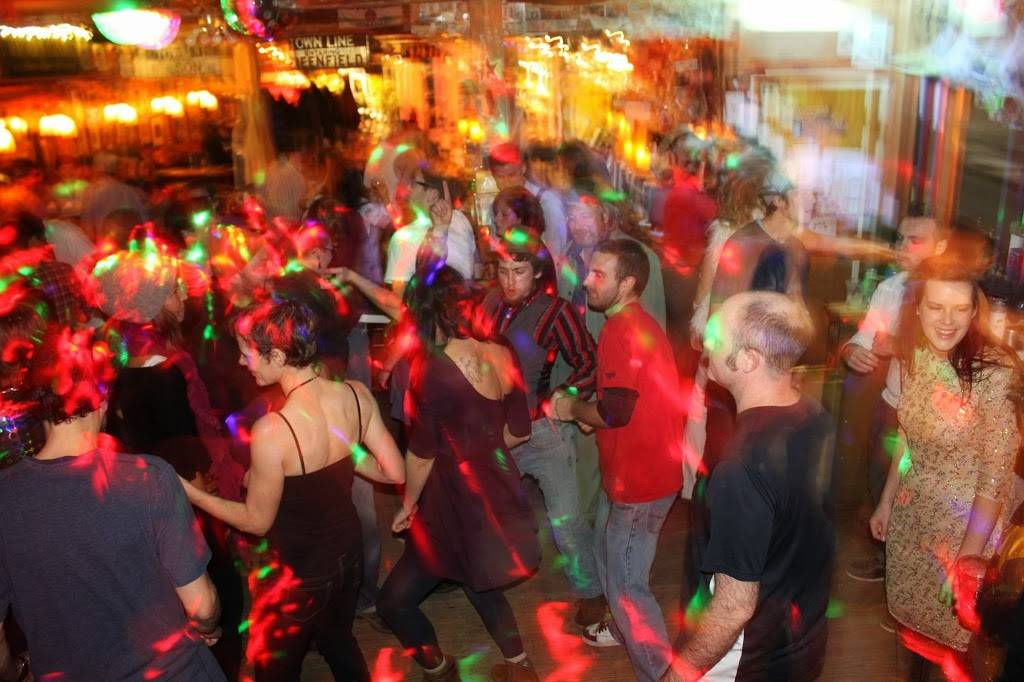 Harlows Pub & Restaurant | restaurant | 3 School St, Peterborough, NH 03458, USA | 6039246365 OR +1 603-924-6365