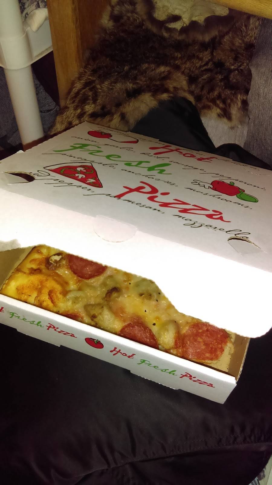 Villa Pizza | restaurant | 2315 Lloyd Center Sp F-307, Portland, OR 97232, USA | 5033353738 OR +1 503-335-3738