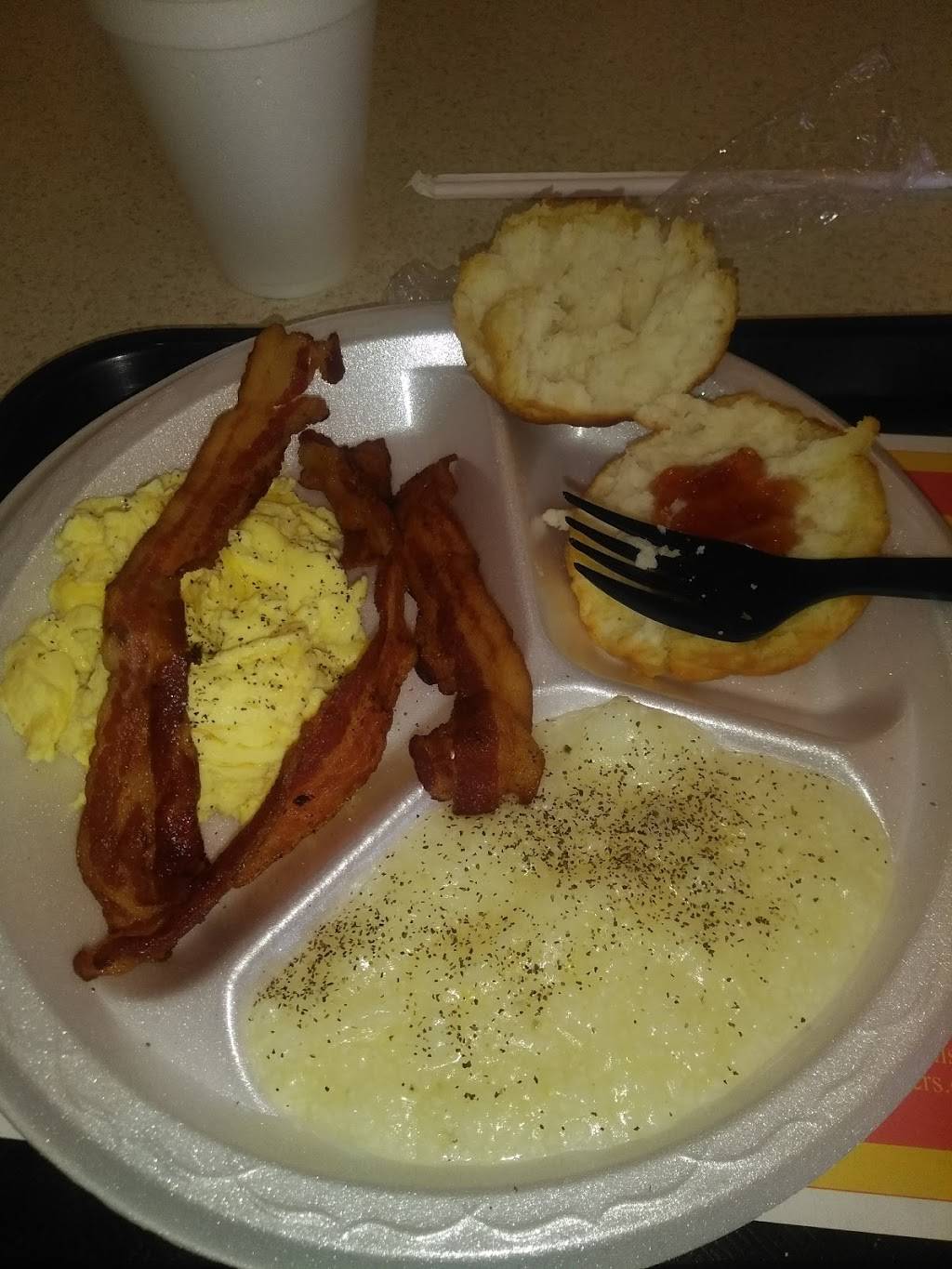 Mrs Winners Chicken & Biscuits | restaurant | 814 Summit Ave, Greensboro, NC 27405, USA | 3362723900 OR +1 336-272-3900