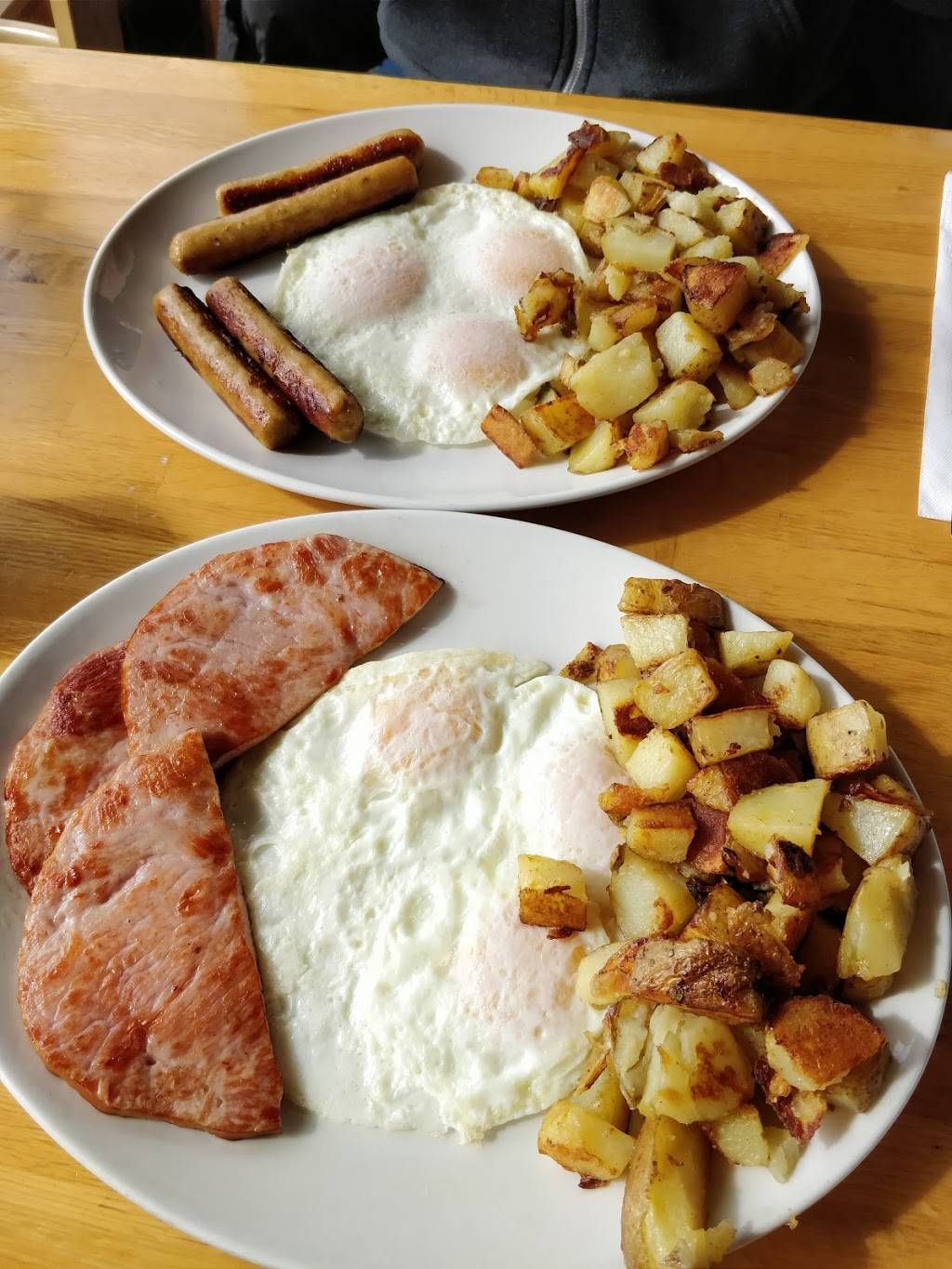 Sunset Grill | restaurant | 11710 Yonge St, Richmond Hill, ON L4E 0K4, Canada | 9057879559 OR +1 905-787-9559