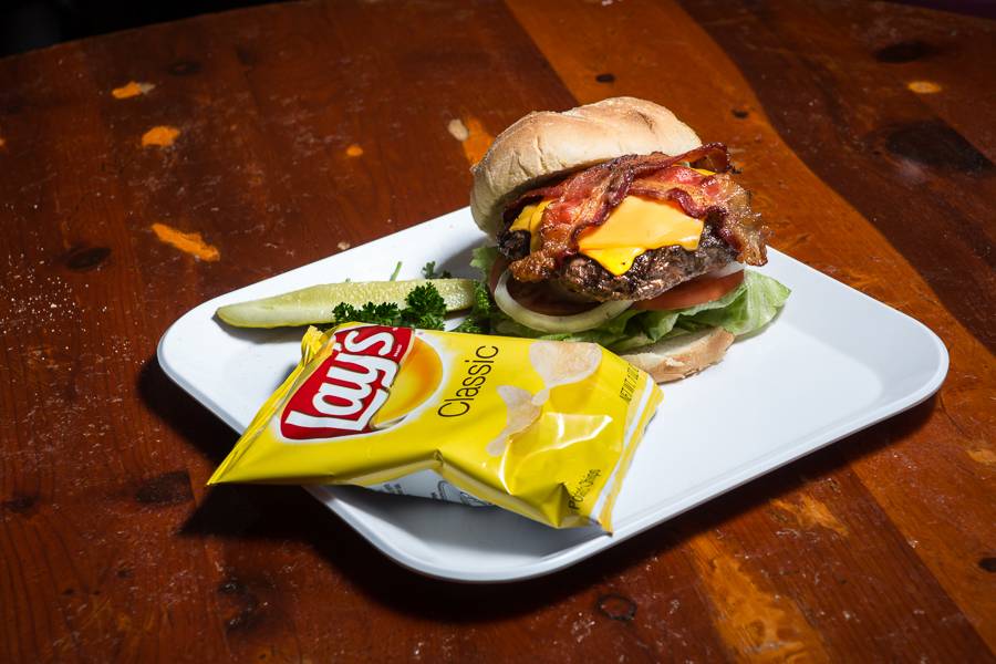 Bucketts Wings & More | restaurant | 6301 South Pointe Blvd, Fort Myers, FL 33919, USA | 2394817311 OR +1 239-481-7311