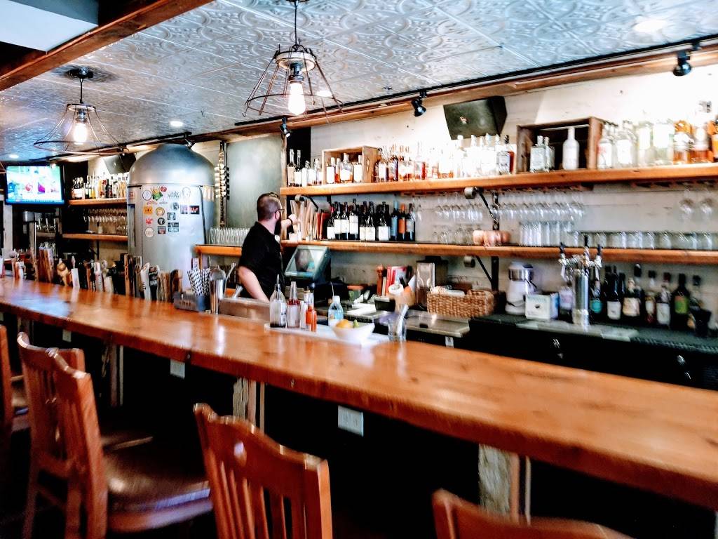 Farmhouse Evanston | restaurant | 703 Church St, Evanston, IL 60201, USA | 8474929700 OR +1 847-492-9700