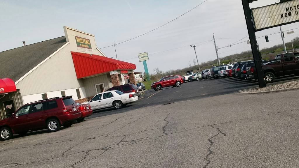 Valley Grill | restaurant | 2170 N 3rd St, Terre Haute, IN 47804, USA | 8122359500 OR +1 812-235-9500