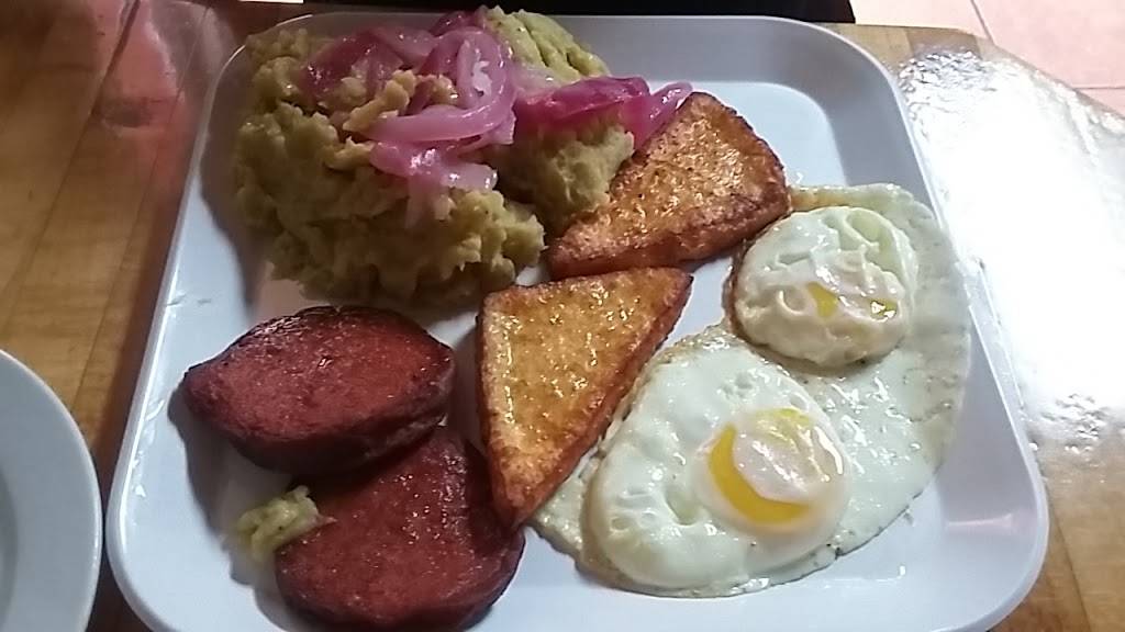 El Rey De Los Pollos | restaurant | 917 N John Young Pkwy, Kissimmee, FL 34741, USA | 4073435030 OR +1 407-343-5030