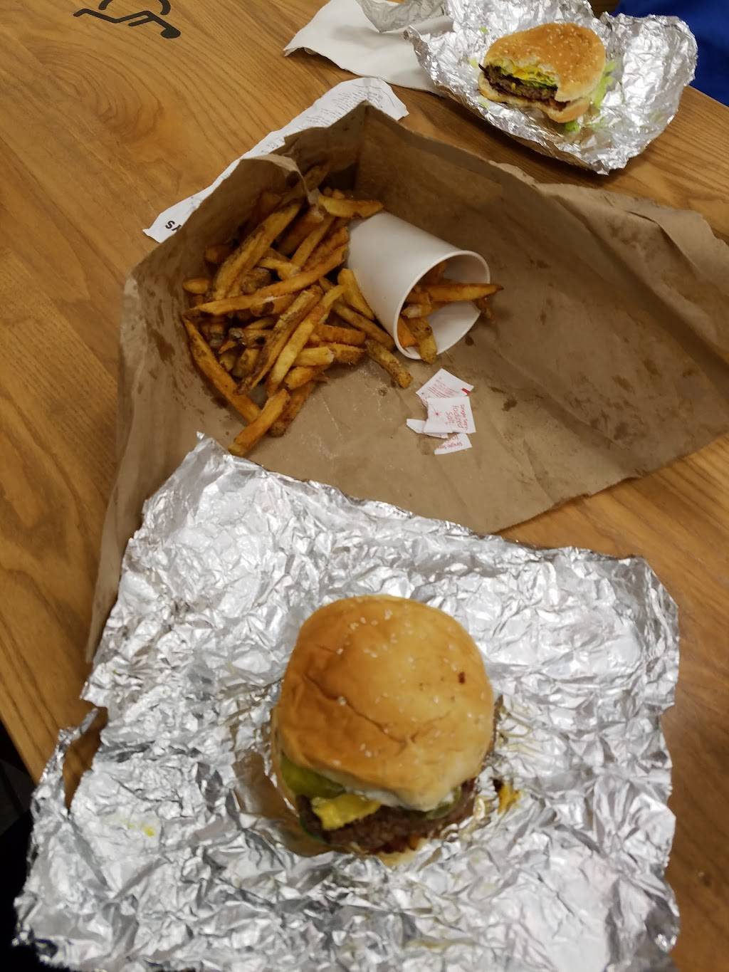 Five Guys | meal takeaway | 7622 Richmond Hwy, Alexandria, VA 22306, USA | 7037170090 OR +1 703-717-0090