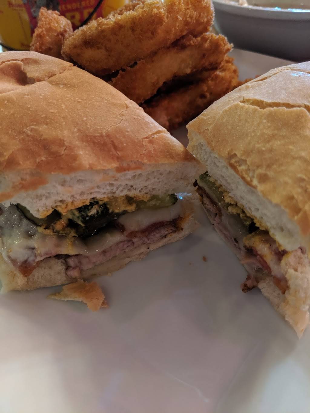 Gavins Downtown | restaurant | 117 N Main St, Harrisburg, AR 72432, USA | 8705780385 OR +1 870-578-0385