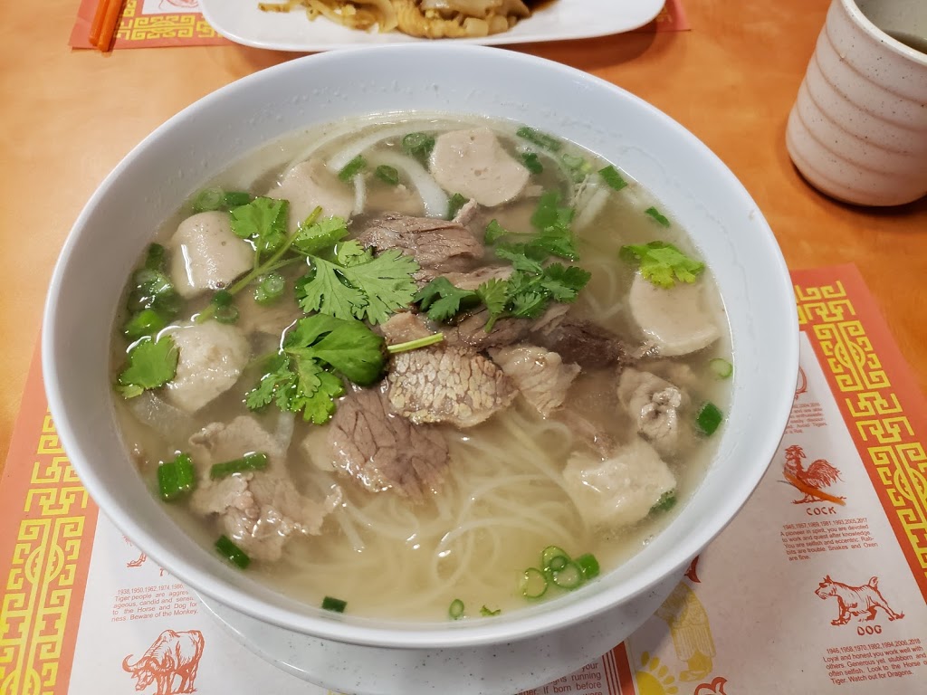 Phnom Penh Restaurant | restaurant | 1010 N Minnesota Ave, Sioux Falls, SD 57104, USA | 6053323935 OR +1 605-332-3935