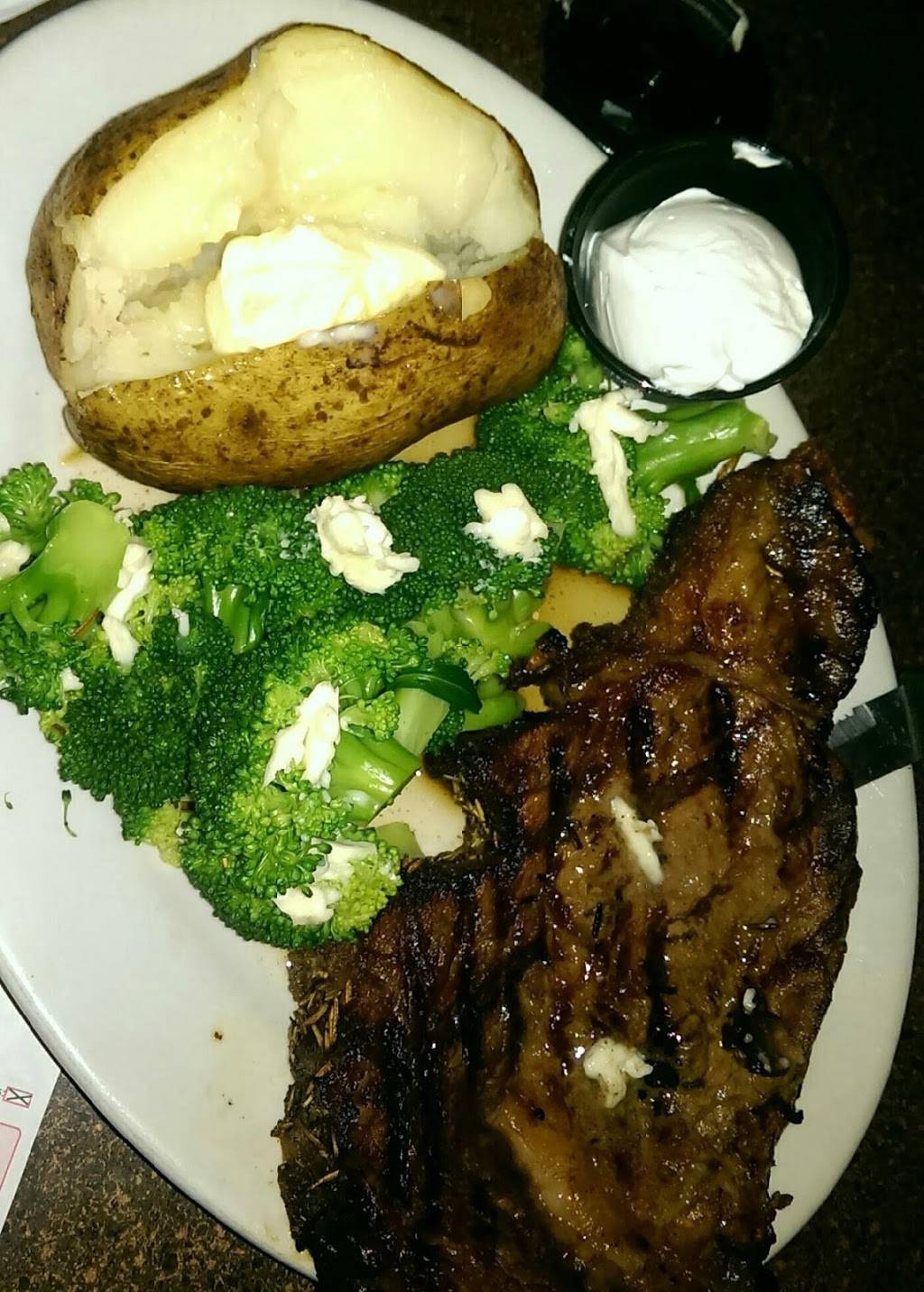 Gippers Sports Bar & Grill | restaurant | 2929 Kraft Ave SE, Grand Rapids, MI 49512, USA | 6165510841 OR +1 616-551-0841