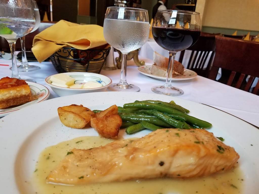 Bennys | restaurant | 199 Post Ave, Westbury, NY 11590, USA | 5169978111 OR +1 516-997-8111