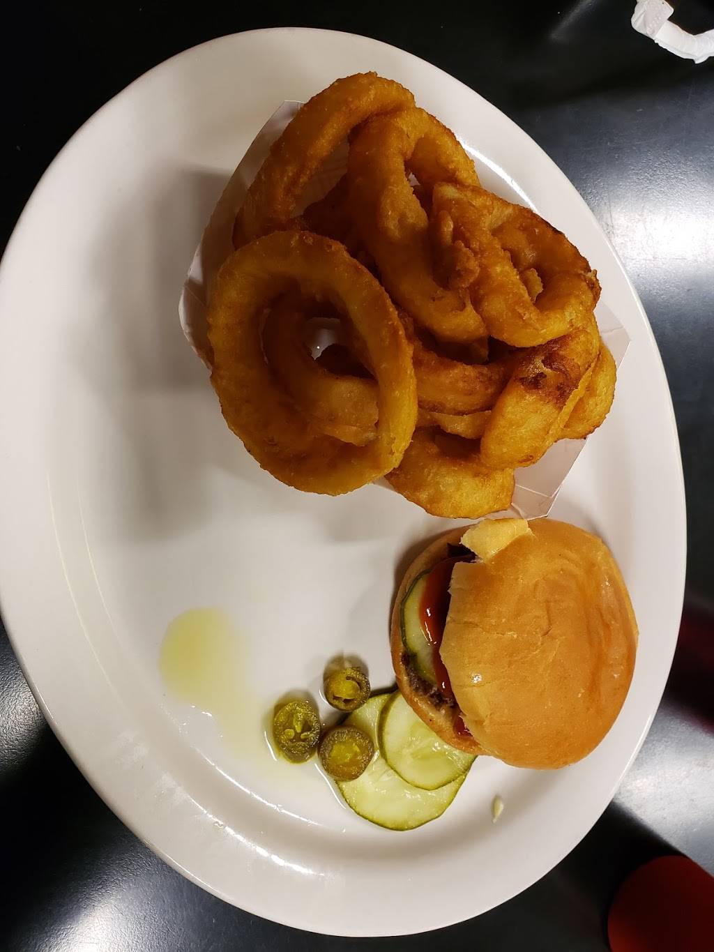 Hunter House Hamburgers | restaurant | 35075 Woodward Ave, Birmingham, MI 48009, USA | 2486467121 OR +1 248-646-7121