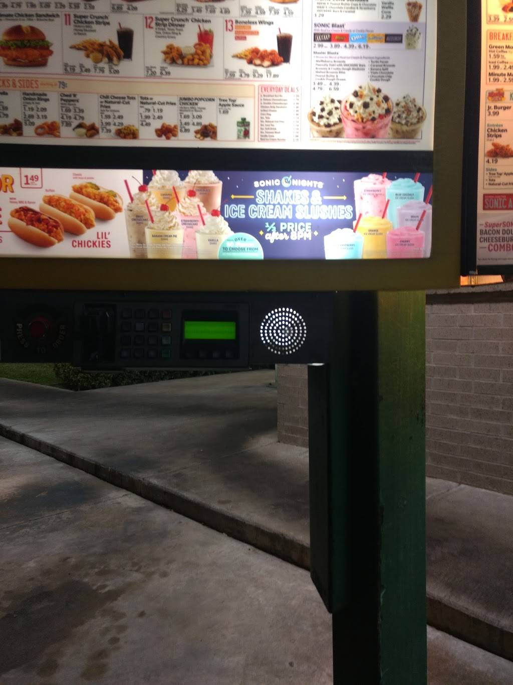 Sonic Drive-In | restaurant | 1512 Hewitt Dr, Waco, TX 76712, USA | 2546662909 OR +1 254-666-2909