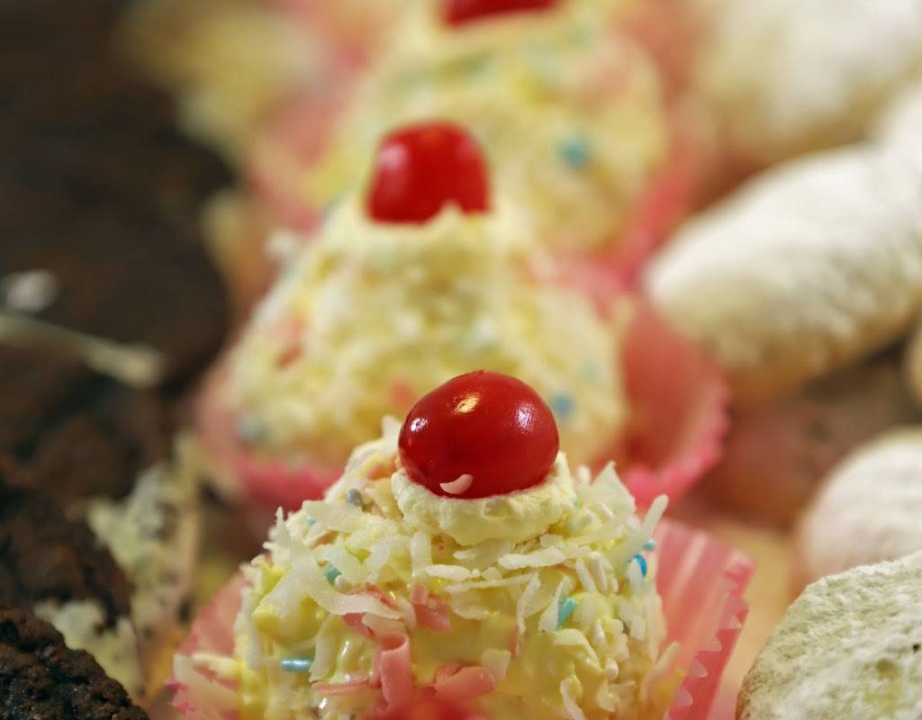 Giovannis Italian Bakery & Cafe | restaurant | 13019 W Alameda Pkwy, Lakewood, CO 80228, USA | 7205354260 OR +1 720-535-4260