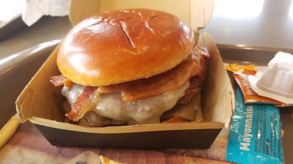 McDonalds | cafe | 3120 N Broadway, Knoxville, TN 37917, USA | 8656871647 OR +1 865-687-1647