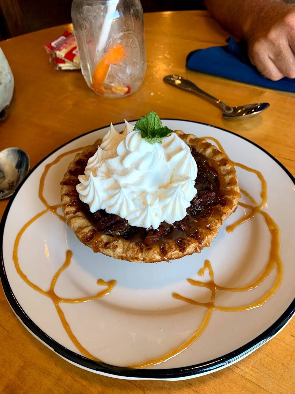 Florences Lowcountry Kitchen | restaurant | 90 Folly Rd Blvd Suite B-4, Charleston, SC 29407, USA | 8435078285 OR +1 843-507-8285