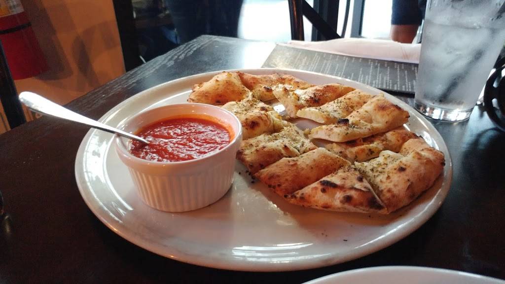 Bavaros Pizza Napoletana & Pastaria | restaurant | 945 Central Ave, St. Petersburg, FL 33705, USA | 7272587517 OR +1 727-258-7517